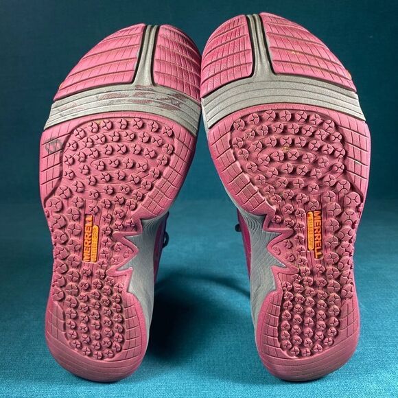 Size 6 - Women’s Merrell Pink Running mesh shoes - Picture 7 of 8